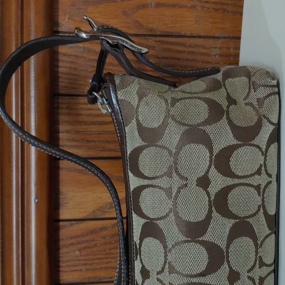 Coach Signature Jacquard Snakeskin Shoulder Bag - Picture 7 of 17